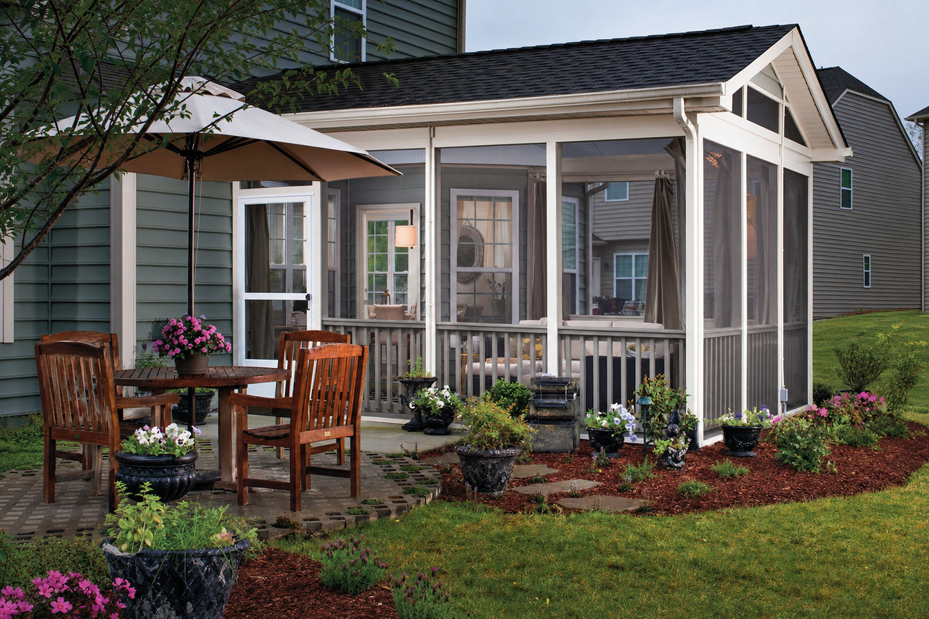 Screened-in porches and screened decks in Piqua, OH